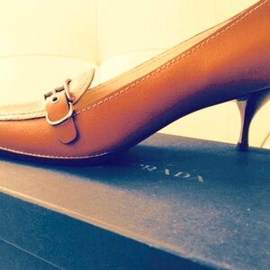 Prada Full Grain Calfskin Pumps * Luggage Brown * Rare Vintage “new”